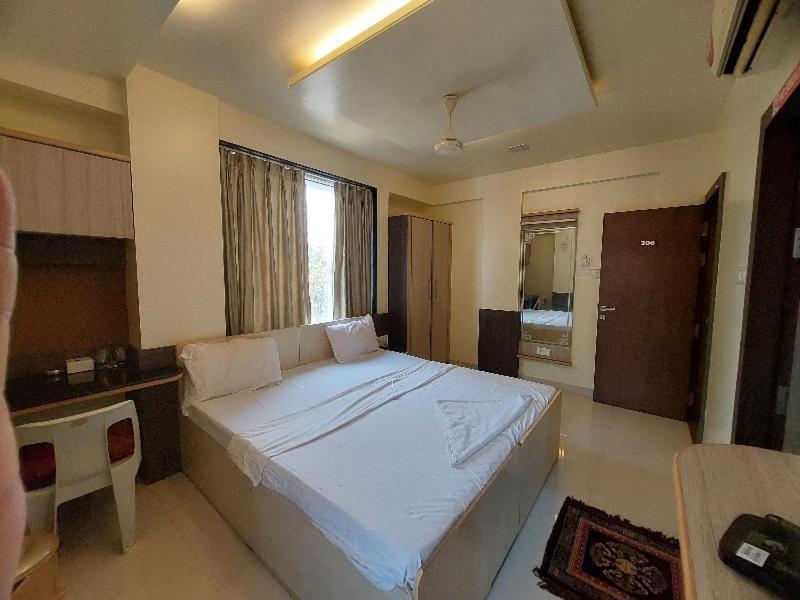 Super Hotel O Happy Homely Stay Near Pune Airport Khadki Exteriér fotografie